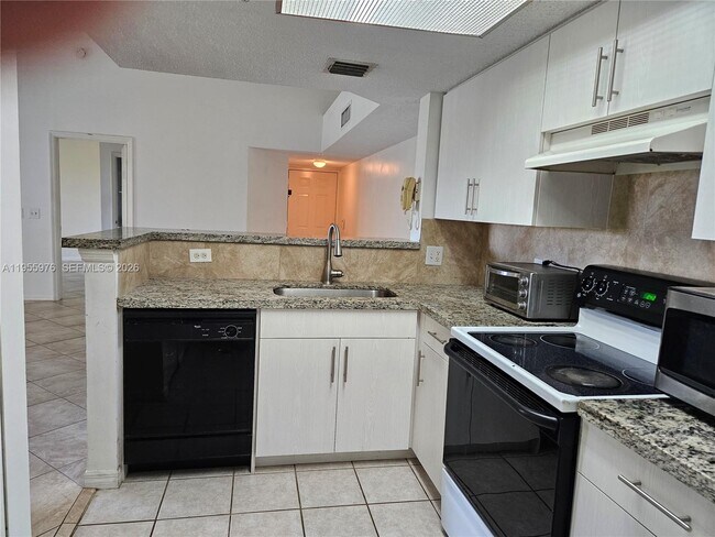 Building Photo - 5011 Wiles Rd