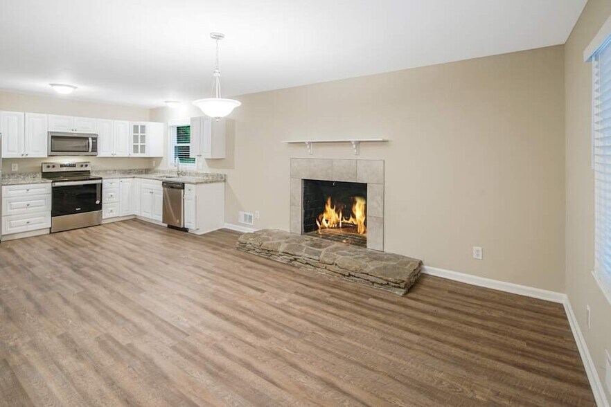 Building Photo - 3915 Amsbury Dr