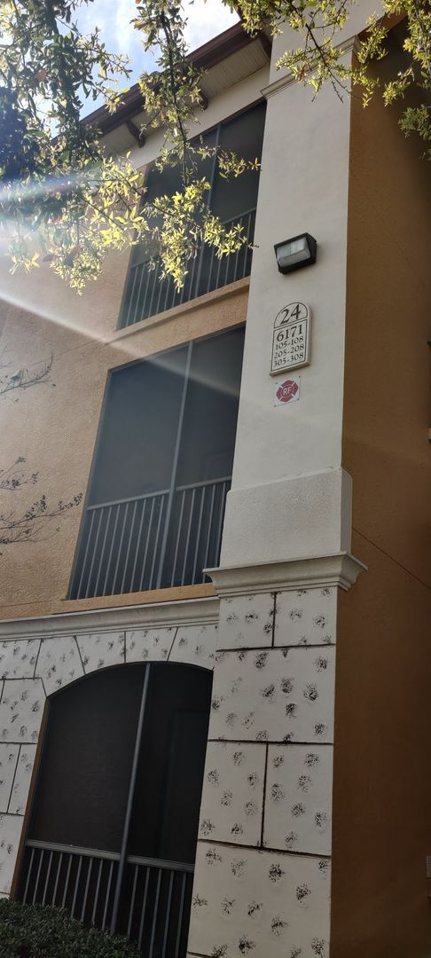 Building Photo - Serenata - 307