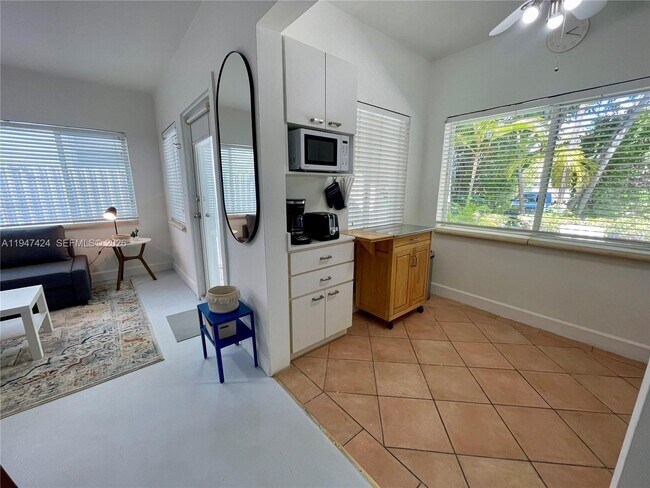 Building Photo - 8036 Harding Ave