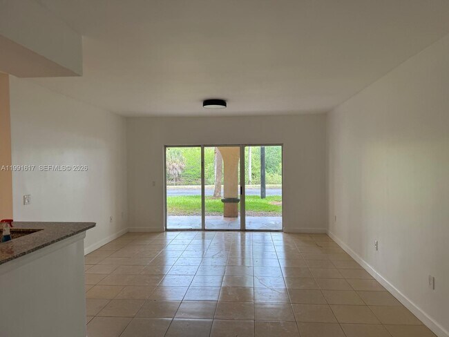 Building Photo - 2493 Centergate Dr