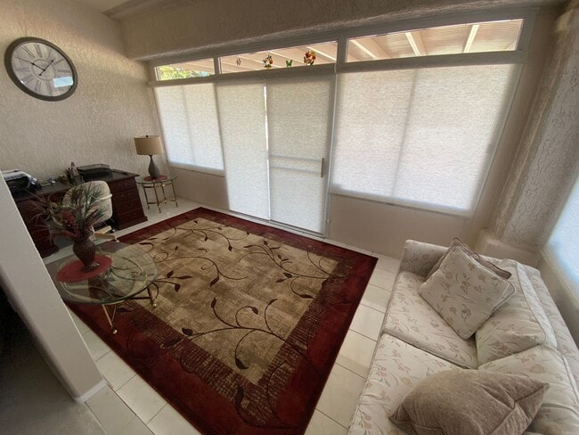 Building Photo - Wonderful 2 bed/2 bath home located in Summerlin