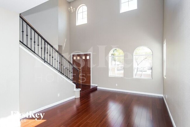 Building Photo - 9361 Lugo St