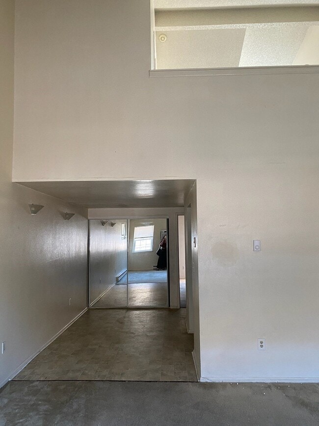 Building Photo - Downtown Littleton Condo