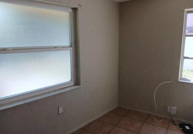 Building Photo - 6232 62nd Ave N