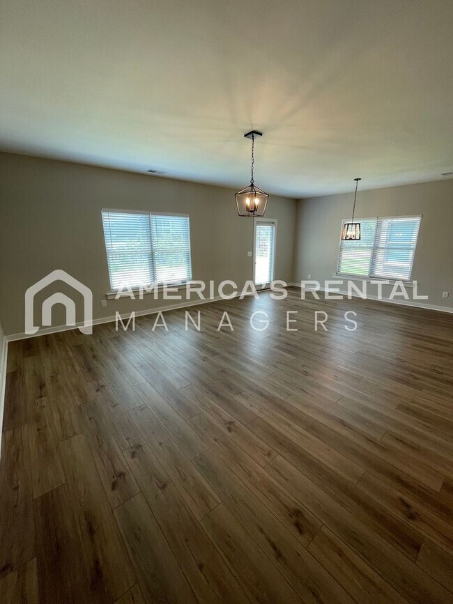 Building Photo - 294 Shiloh Creek Dr