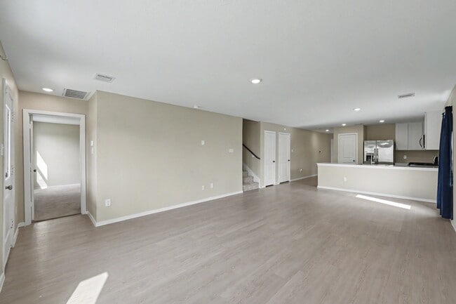 Building Photo - 21154 Vercelli St