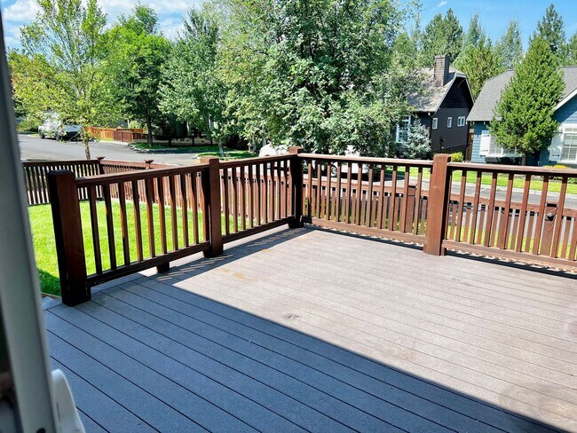 Building Photo - Century Drive Retreat Home - Minutes to Mt...