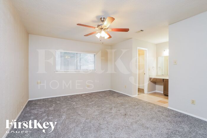 Building Photo - 9614 Pale Star Dr
