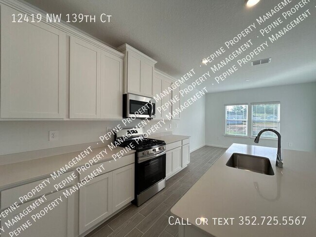 Building Photo - 12419 NW 139th Dr