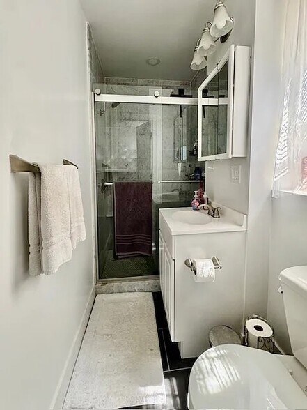 Building Photo - 43 Joy St