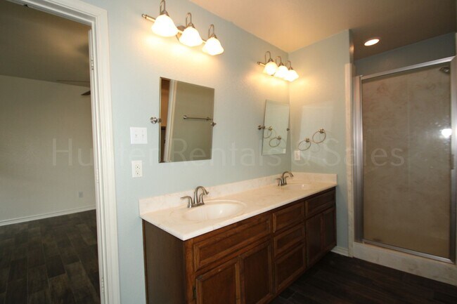 Building Photo - 4 Bedroom in Copperas Cove’s House Creek N...