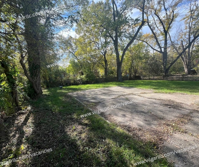 Building Photo - 3 Bedrooms | 1 Bathroom – Single-Family Ho...