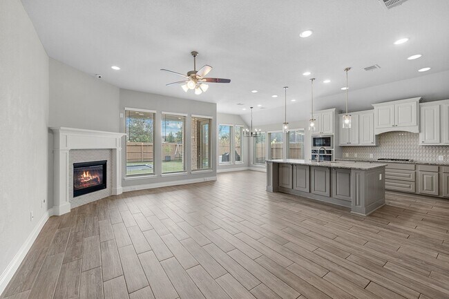 Building Photo - 4014 Emerson Cove Dr