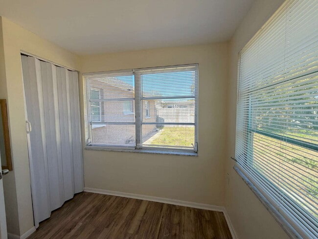 Building Photo - New Port Richey Home with Cozy 970 Sq Ft Layout!