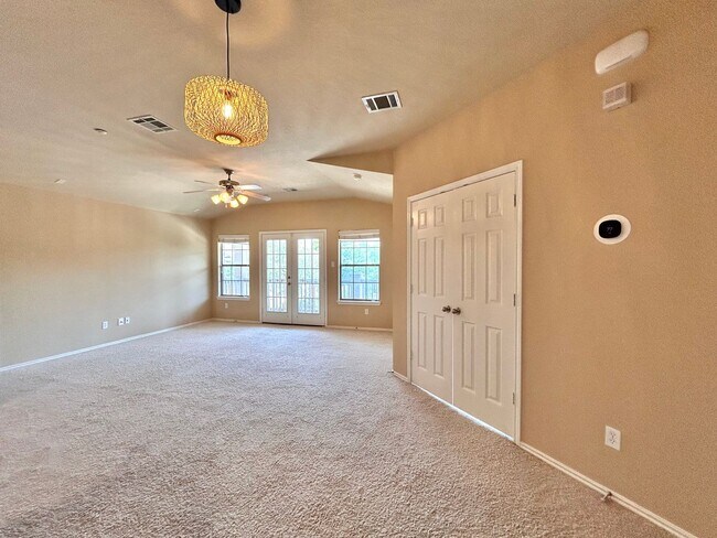 Building Photo - 1310 W Parmer Ln