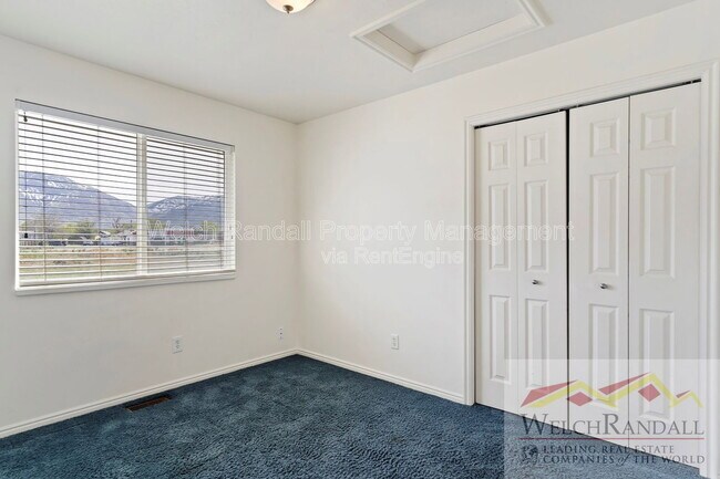 Building Photo - 2126 Pebblebrook Rd