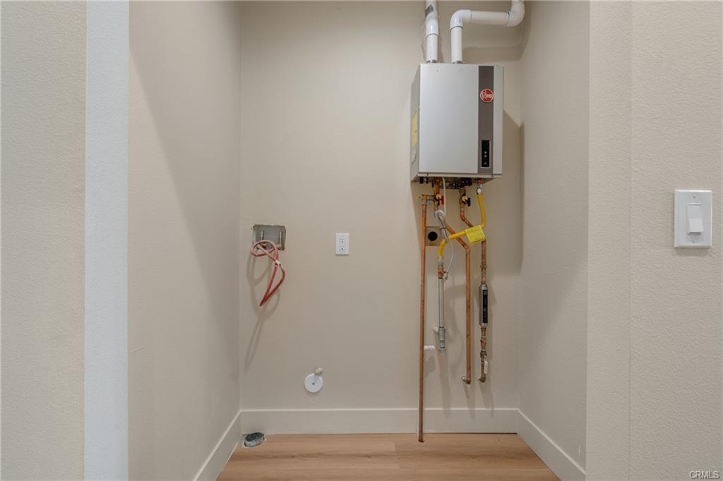 Stackable washer/dryer hookups - 1123 E Ocean Blvd