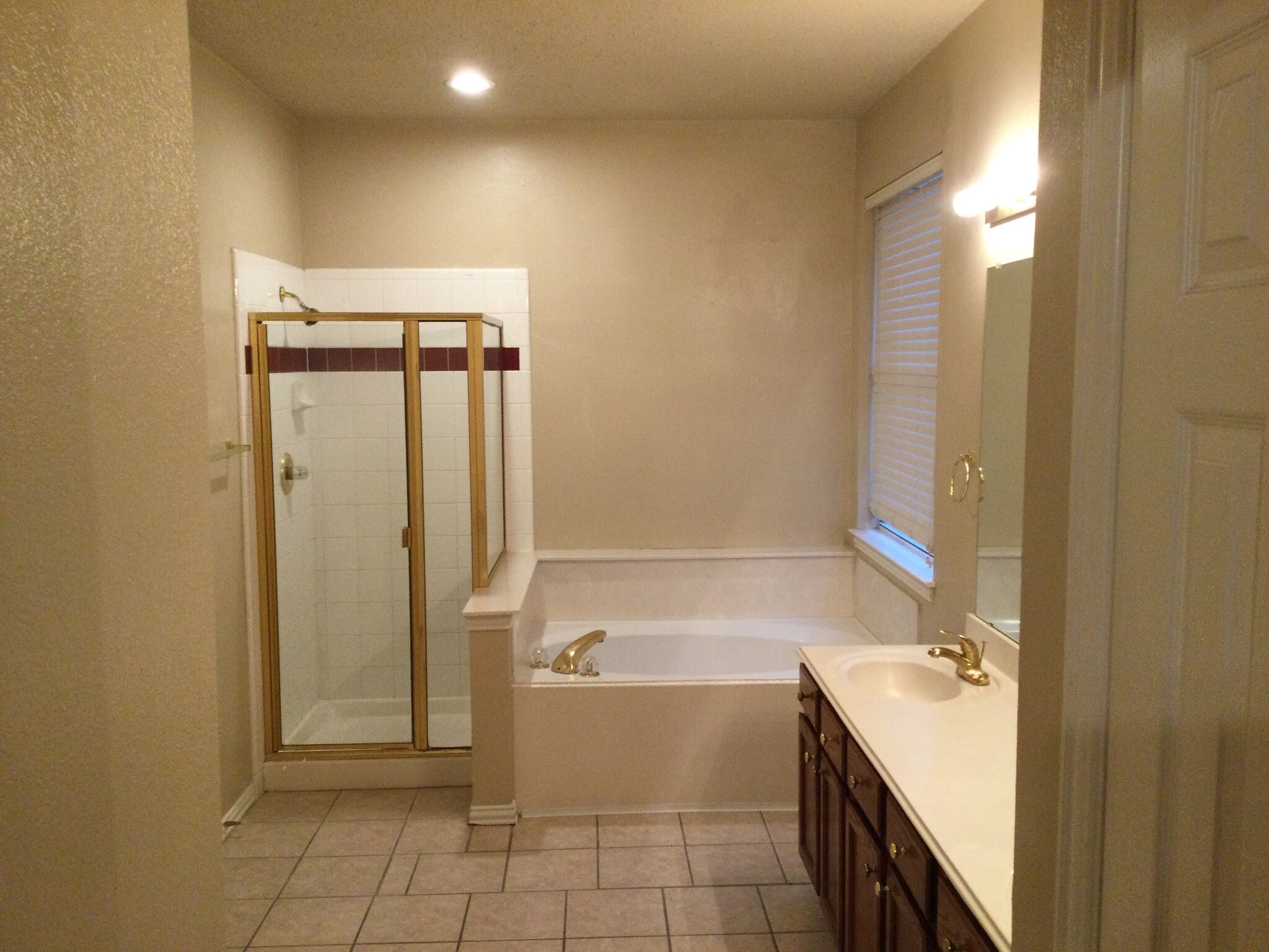 Building Photo - 2306 Valley Creek Dr