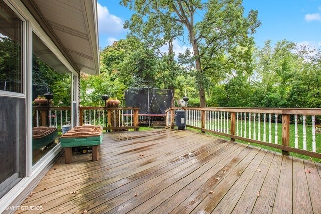 Building Photo - 234 S Cedarcrest Dr