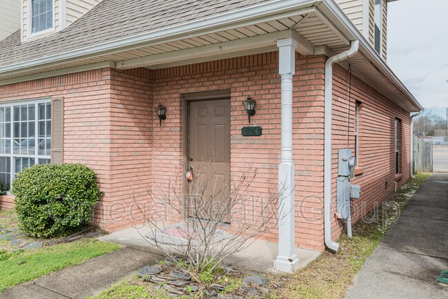 Building Photo - 1434 Amberley Woods Cv