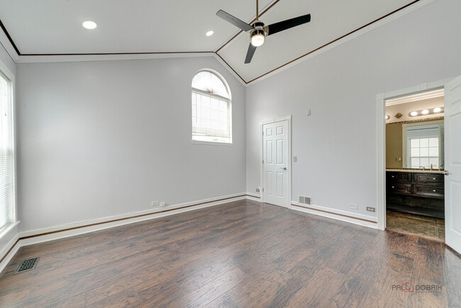 Building Photo - 115 Meadowbrook Ln