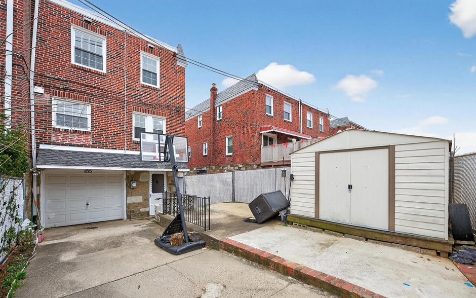 Building Photo - 7436 Belden St