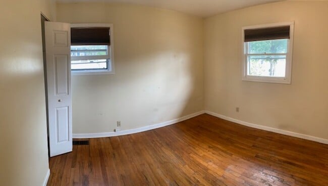 Building Photo - 580 Columbia Ave