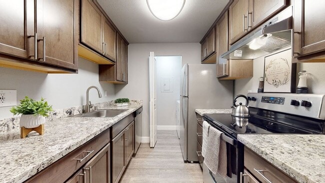 Newly Renovated Unit - Larch Alderwood