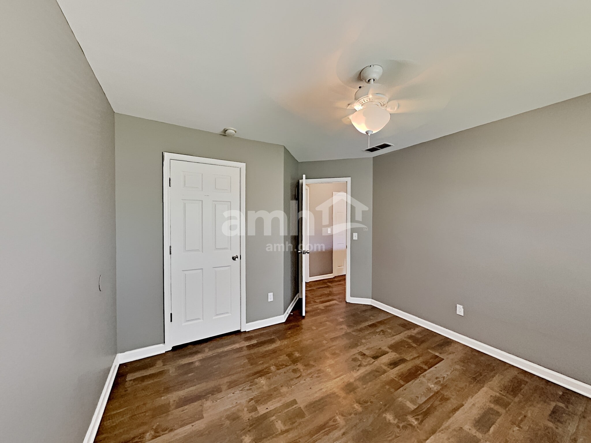 Building Photo - 2412 Newberry Ln