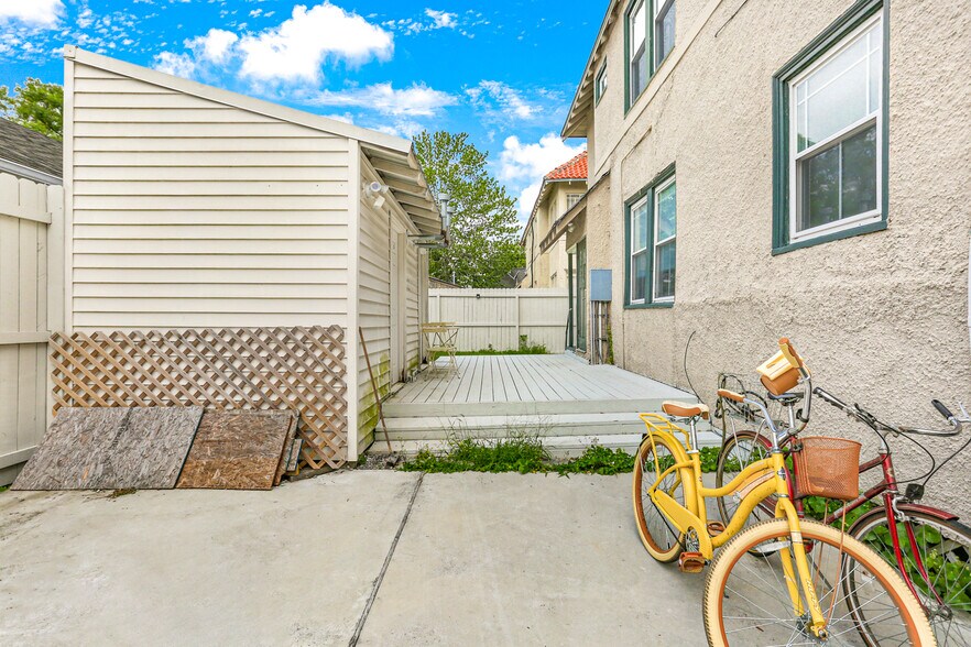 Building Photo - 5702 Willow St