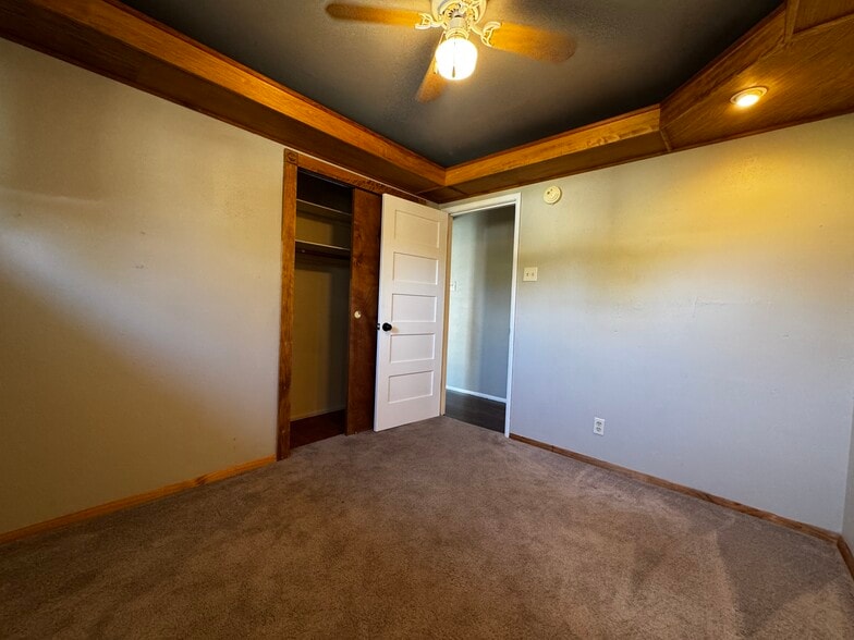 Building Photo - 556 Joshua Dr