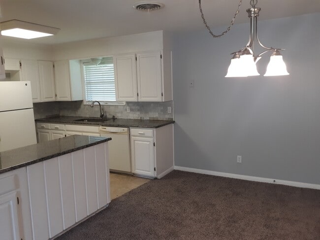 Building Photo - 230 S Burdick St