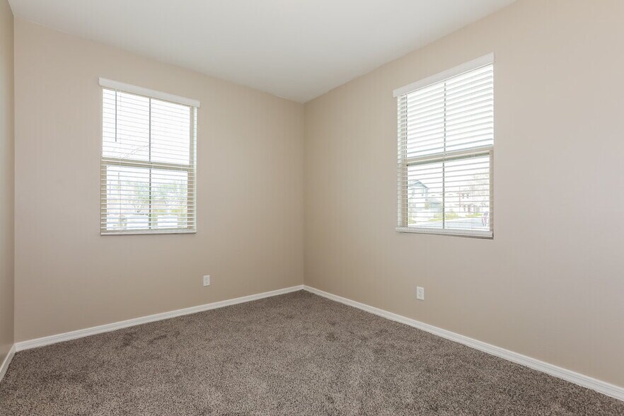 Building Photo - 9259 E Static Ave