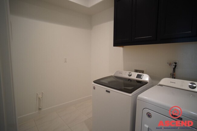 Building Photo - 8904 Costa Blanca Dr