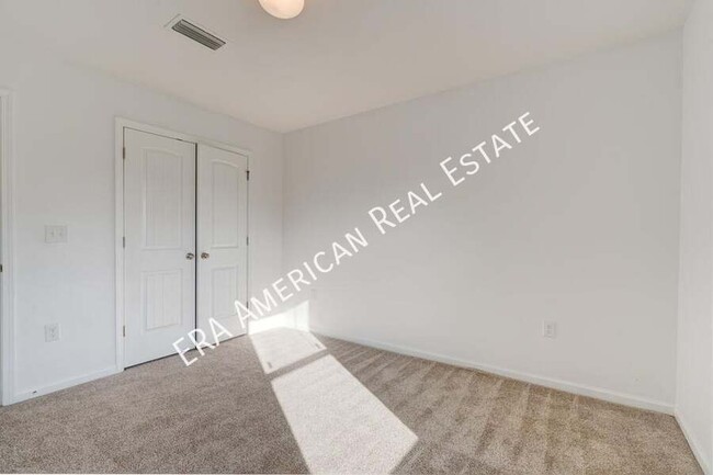 Building Photo - 4907 Kensington Ln