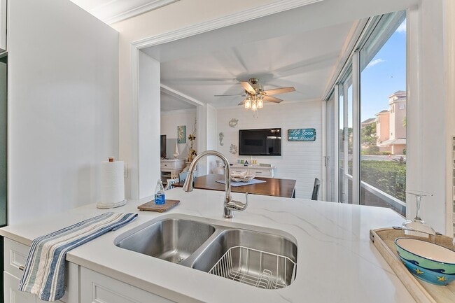 Building Photo - 353 S US Hwy 1