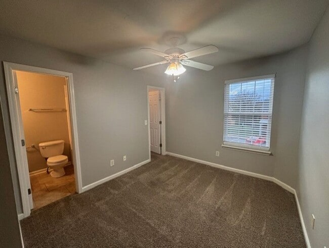 Building Photo - Stewarts Landing Neighborhood, Easy access to I-24