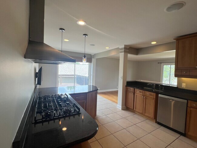 Building Photo - 7830 Westview Ln