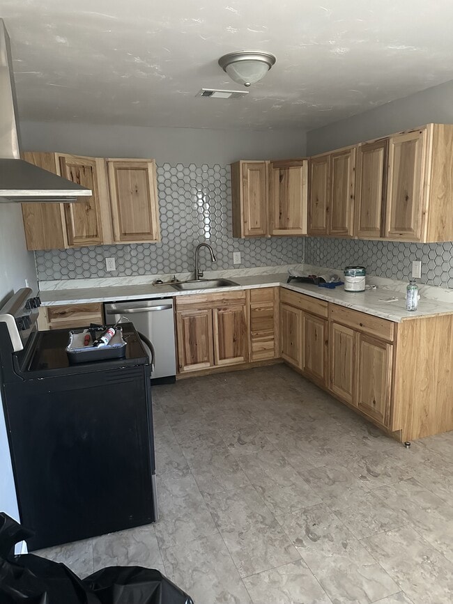 Building Photo - 1809 Poplar St