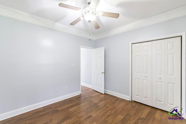 Building Photo - 217 Sedgebrooke Dr