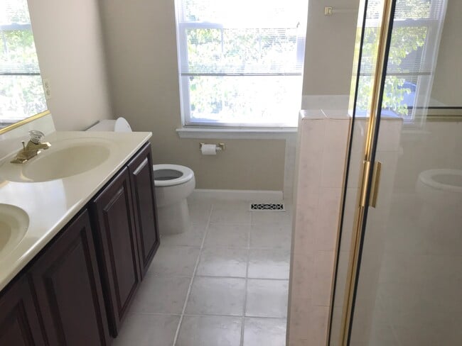 Building Photo - 4490 Apple Blossom Dr