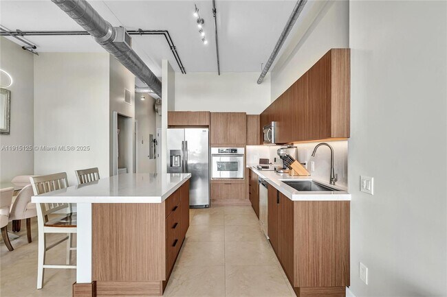 Building Photo - 3029 NE 188th St