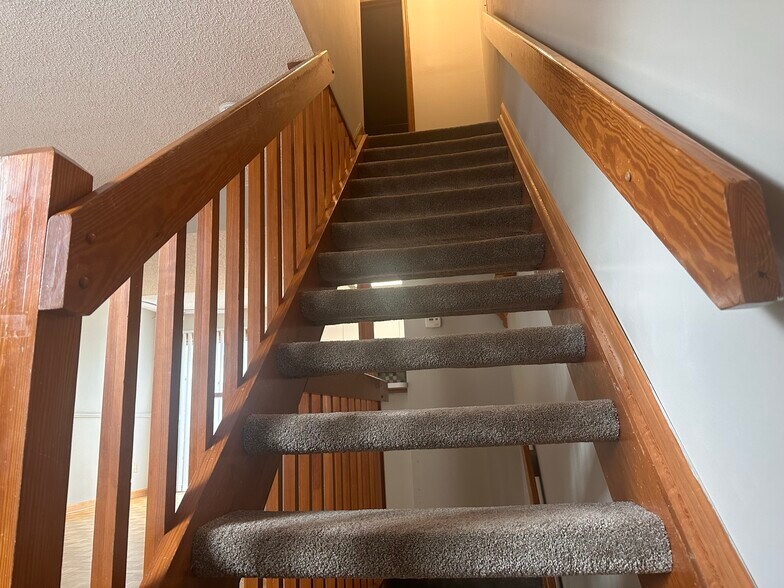 Building Photo - 5125 Singleton Dr