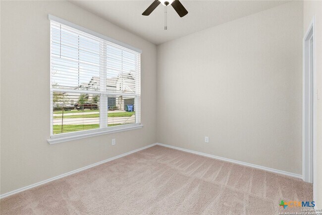 Building Photo - 162 Hazy Glade Dr