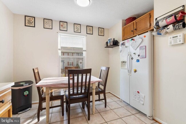 Building Photo - 520 Kingdom Ct