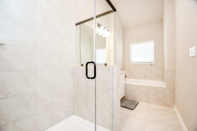 Building Photo - 2033 Millbridge Spring Ln