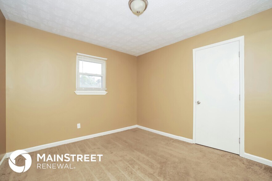 Building Photo - 4872 Pebblebrook Dr
