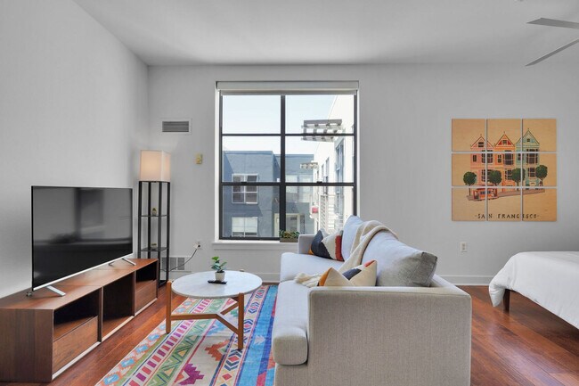 Building Photo - 355 Berry St