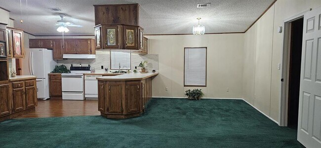 Building Photo - 3636 LAZY LAKE Dr S